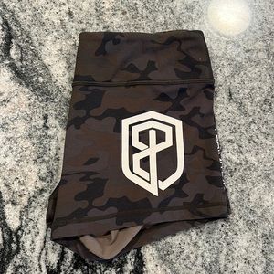 Born Primitive Shorts Medium Camo